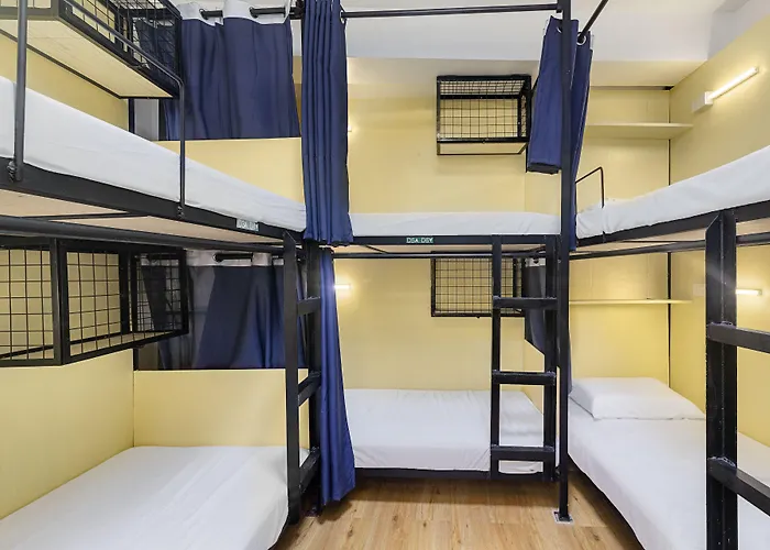 Nomad's Hub Coliving Hotel Cebu