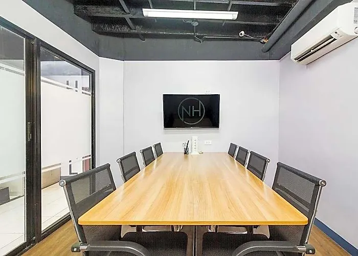 Nomad's Hub Coliving Hotel