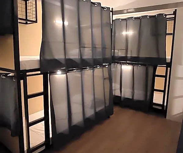Hotel Nomad's Hub Coliving 4*