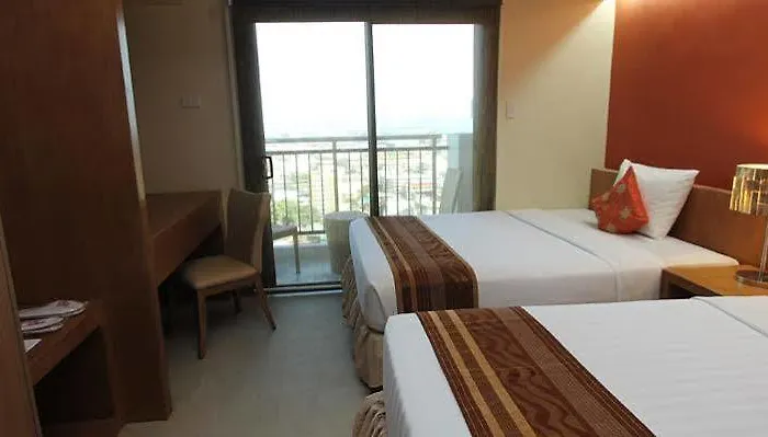 Nomad's Hub Coliving Hotel 4*